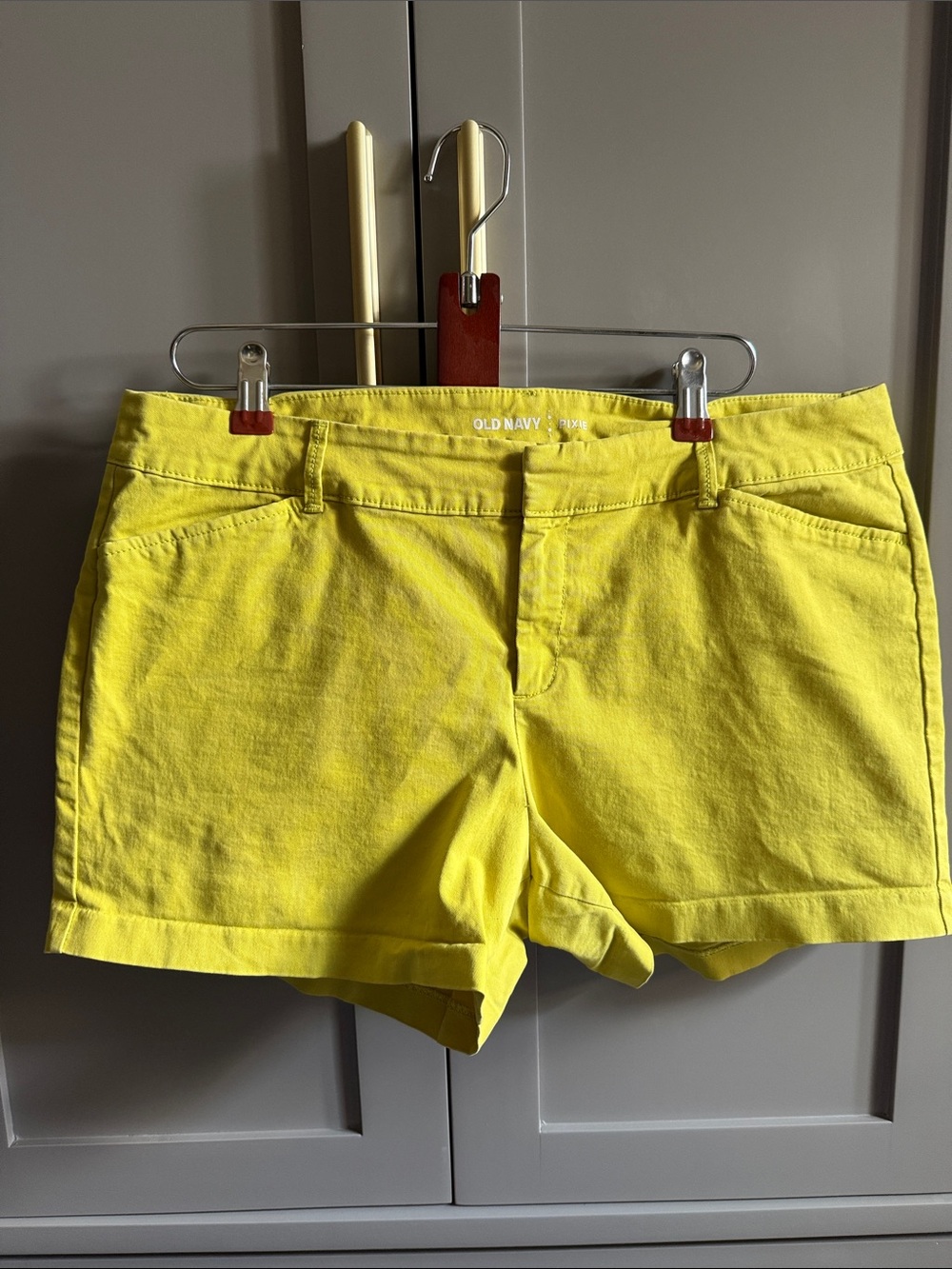 Old Navy Yellow Mid-Rise Cotton Blend Women’s Shorts, Chartreuse